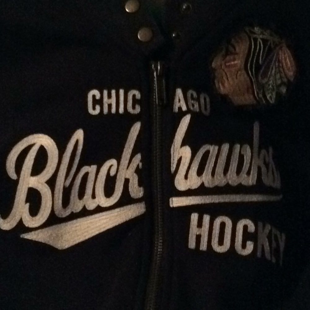 Women’s L Chicago Blackhawks Hooded Sweatshirt